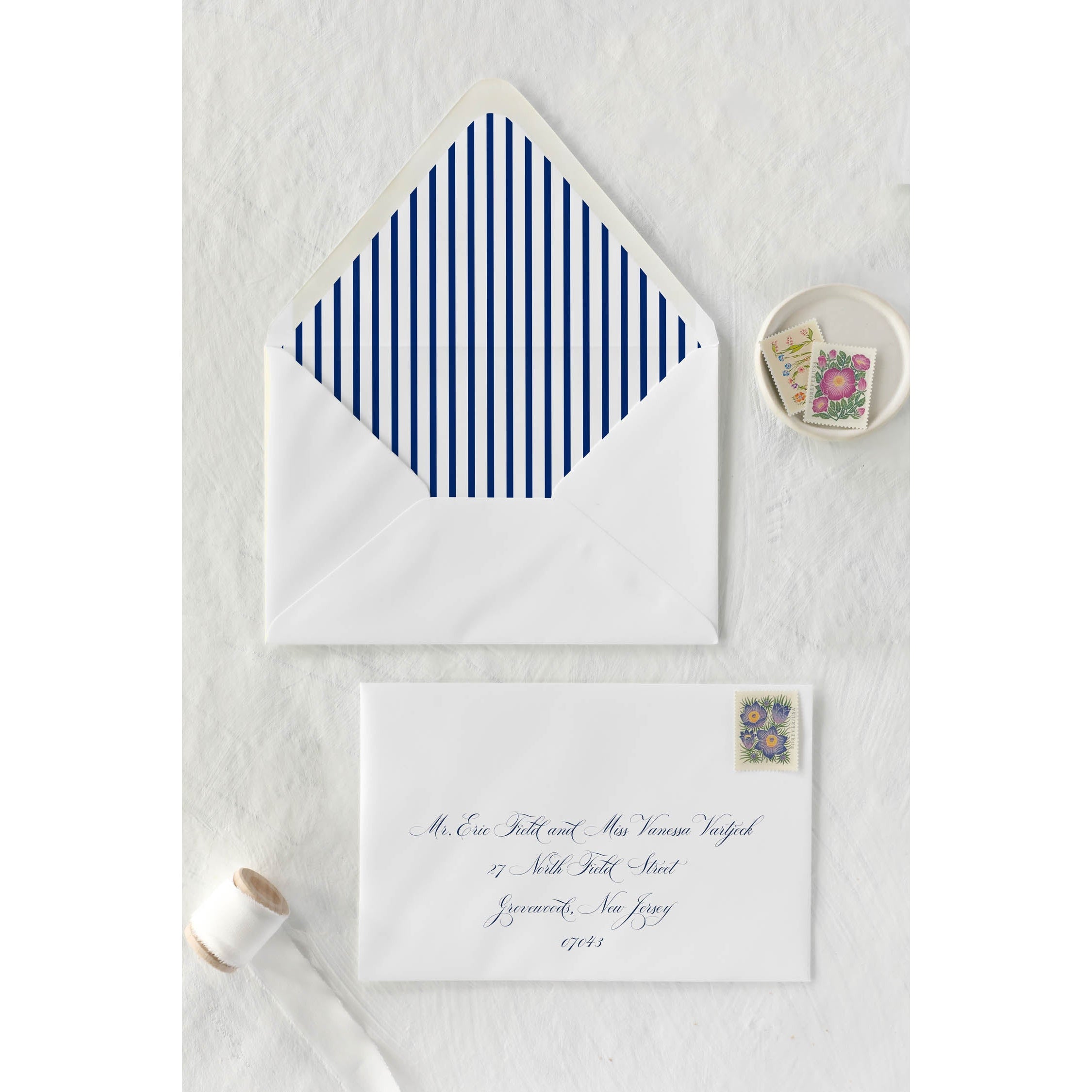 Semi-Bespoke Digital Calligraphy Addressing-Bespoke Designs