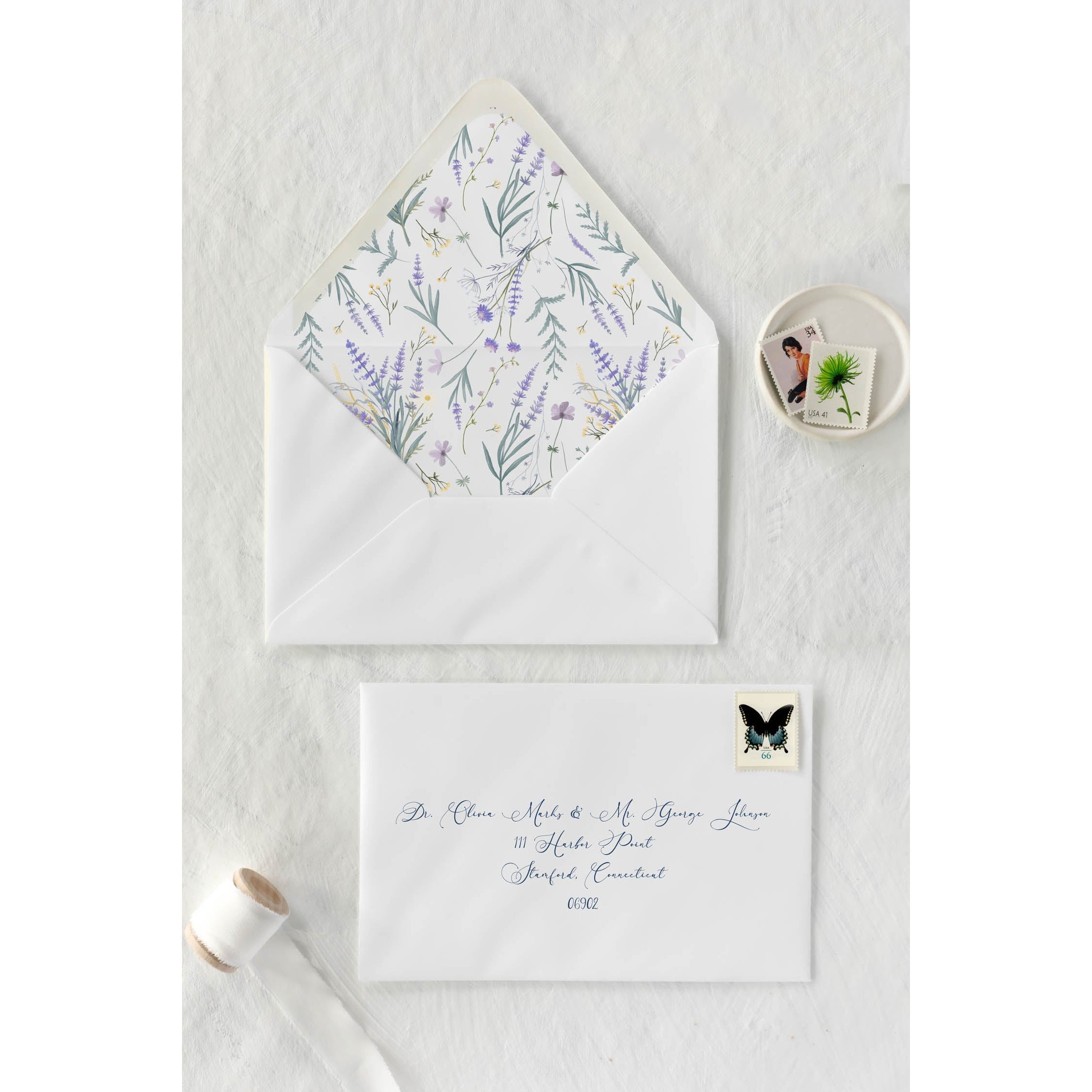 Semi-Bespoke Digital Calligraphy Addressing-Bespoke Designs